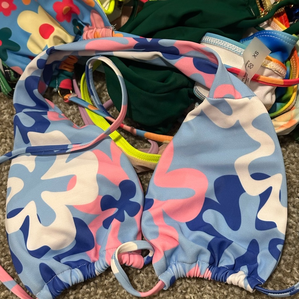Bikini bundle 👙 - Picture 4 of 4